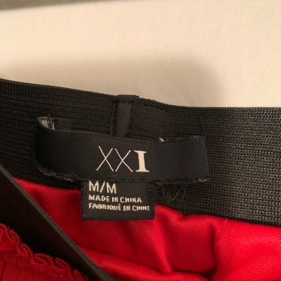 WOMENS MEDIUM ELASTIC WAIST 23-30 RED POLY LINED PLEATED XXI SKIRT - Picture 4 of 5